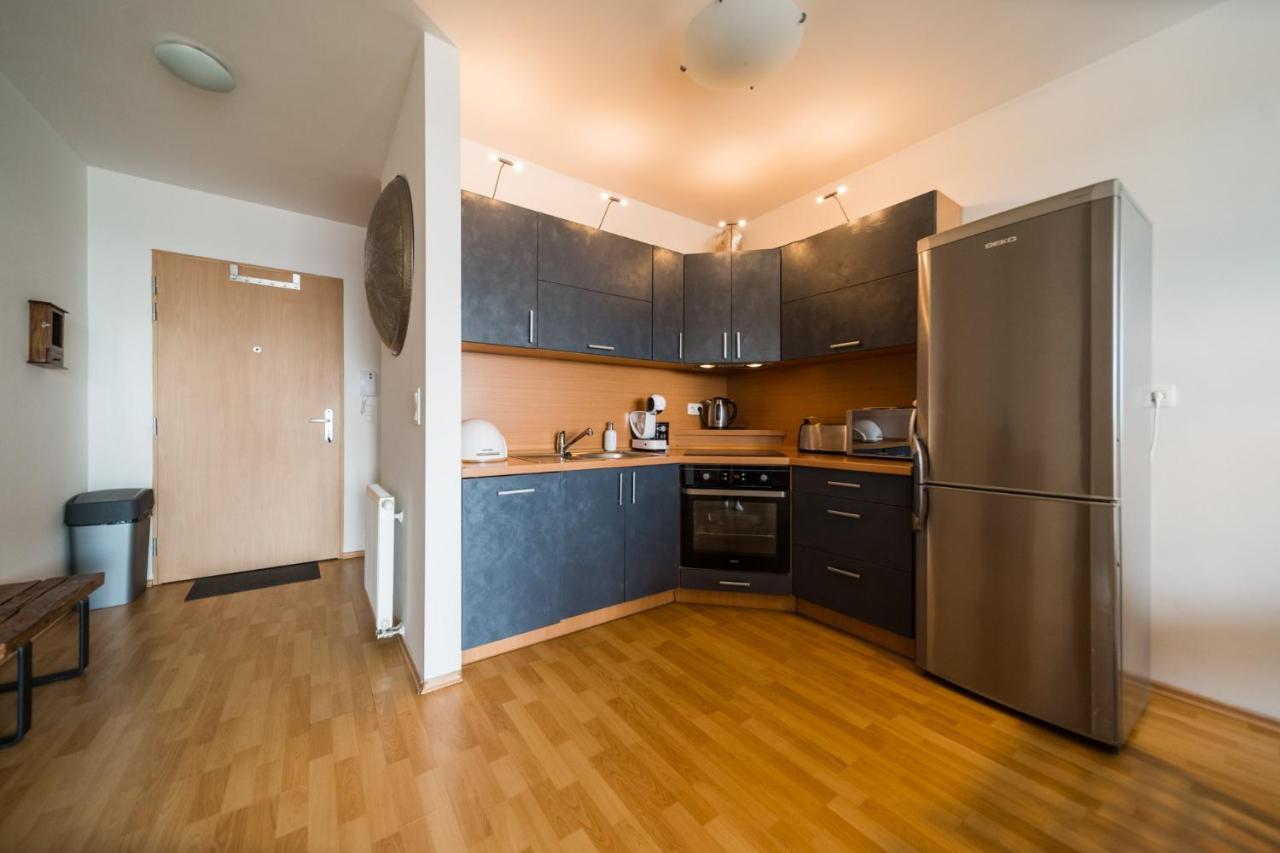ברטיסלאבה Comfy Condo On The 20Th Floor & Free Parking מראה חיצוני תמונה